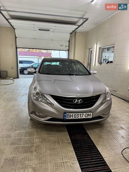 Hyundai Sonata 2011