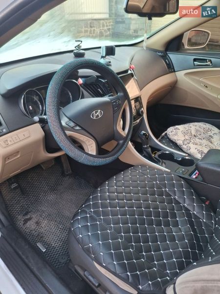 Седан Hyundai Sonata 2012 в Коростышеве