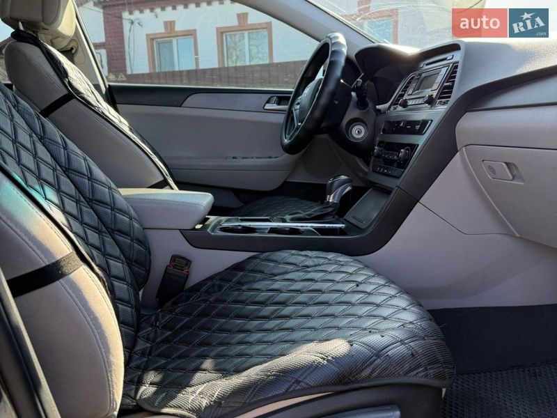 Седан Hyundai Sonata 2016 в Лохвиці