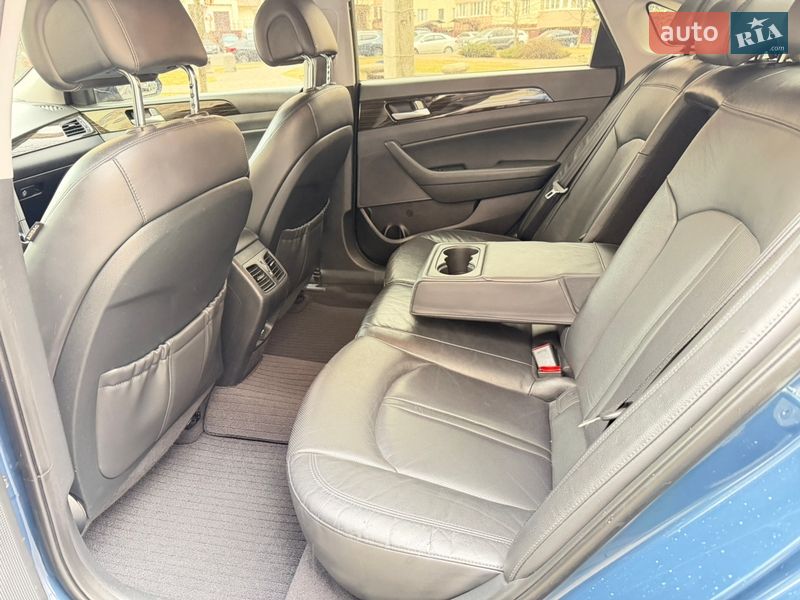 Седан Hyundai Sonata 2016 в Софиевской Борщаговке