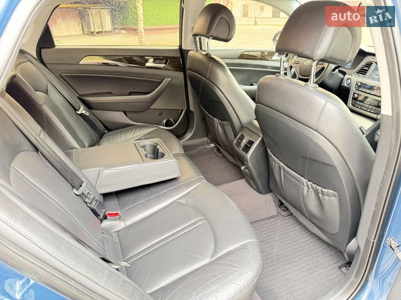 Седан Hyundai Sonata 2016 в Софиевской Борщаговке
