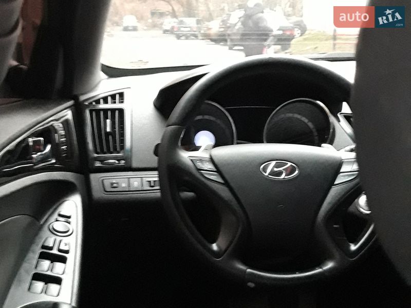 Седан Hyundai Sonata 2010 в Ромнах фото 47 Седан Hyundai Sonata 2010 в Ромнах
