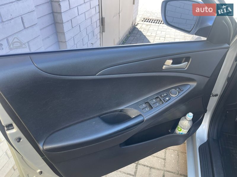 Седан Hyundai Sonata 2013 в Киеве фото 24 Седан Hyundai Sonata 2013 в Киеве