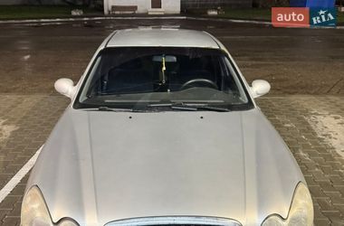 Седан Hyundai Sonata 2004 в Иванкове