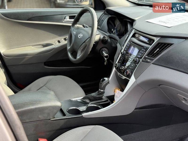 Седан Hyundai Sonata 2012 в Кривом Роге