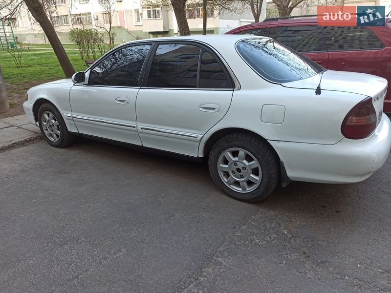 Hyundai Sonata 1998