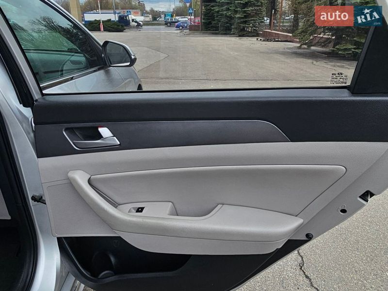Седан Hyundai Sonata 2015 в Киеве фото 20 Седан Hyundai Sonata 2015 в Киеве