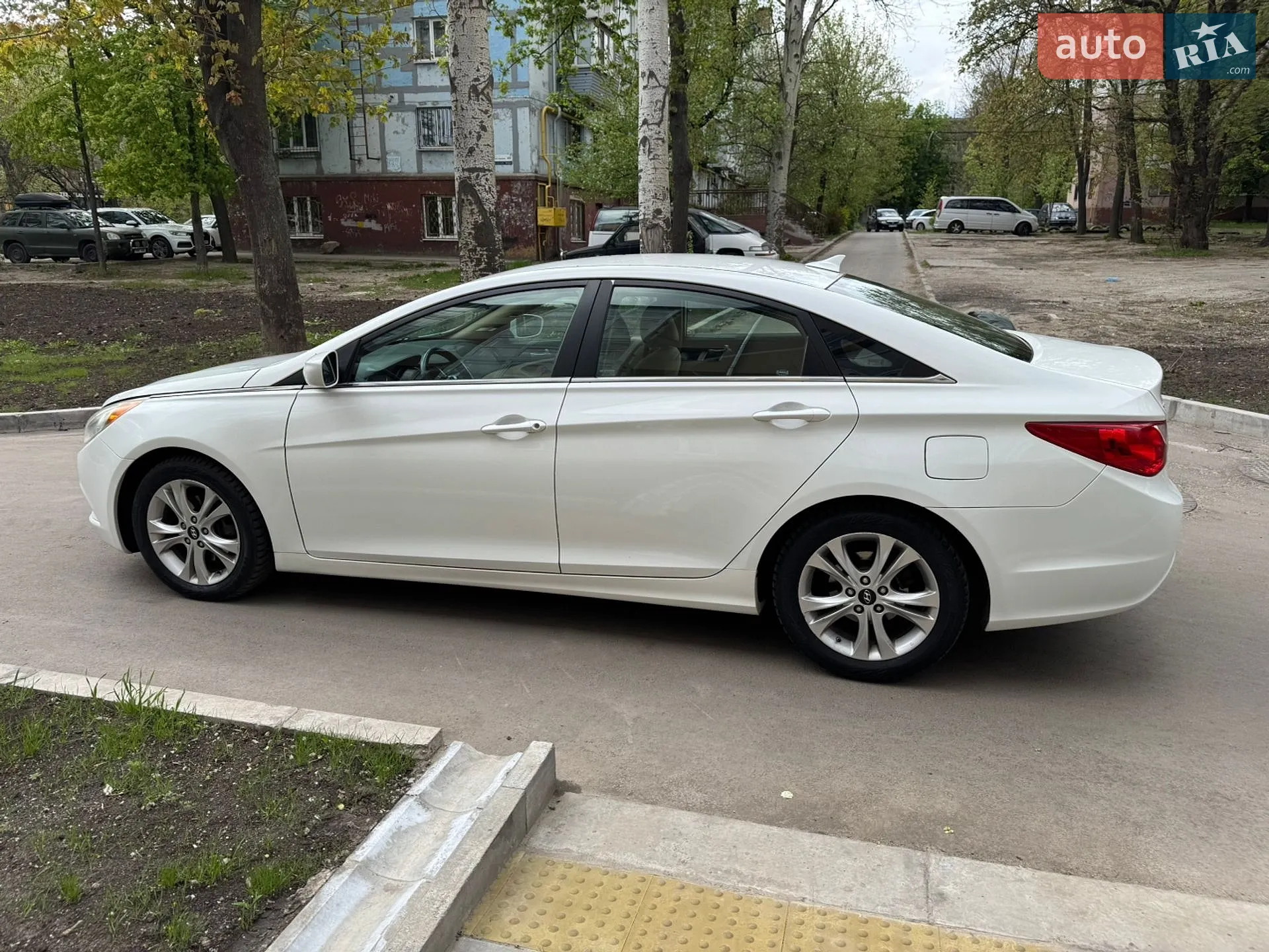 2011 Hyundai Sonata - мініатюра 4