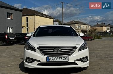 Седан Hyundai Sonata 2015 в Рокитном