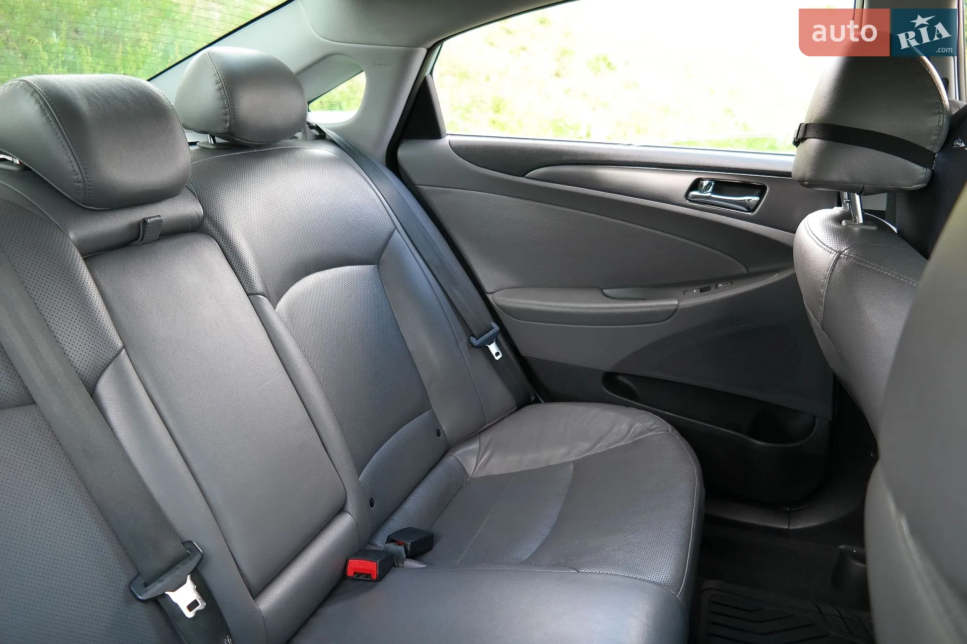 2011 Hyundai Sonata - мініатюра 9