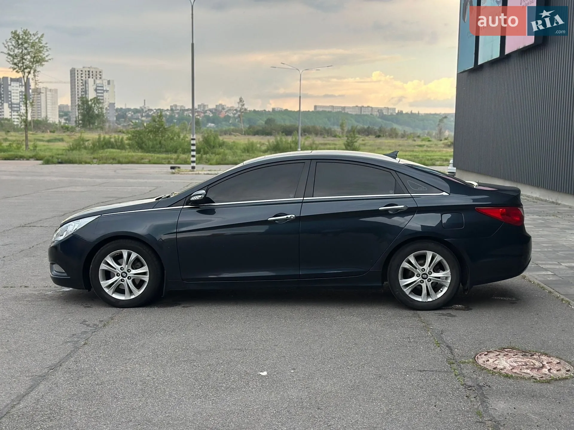 2011 Hyundai Sonata - мініатюра 12