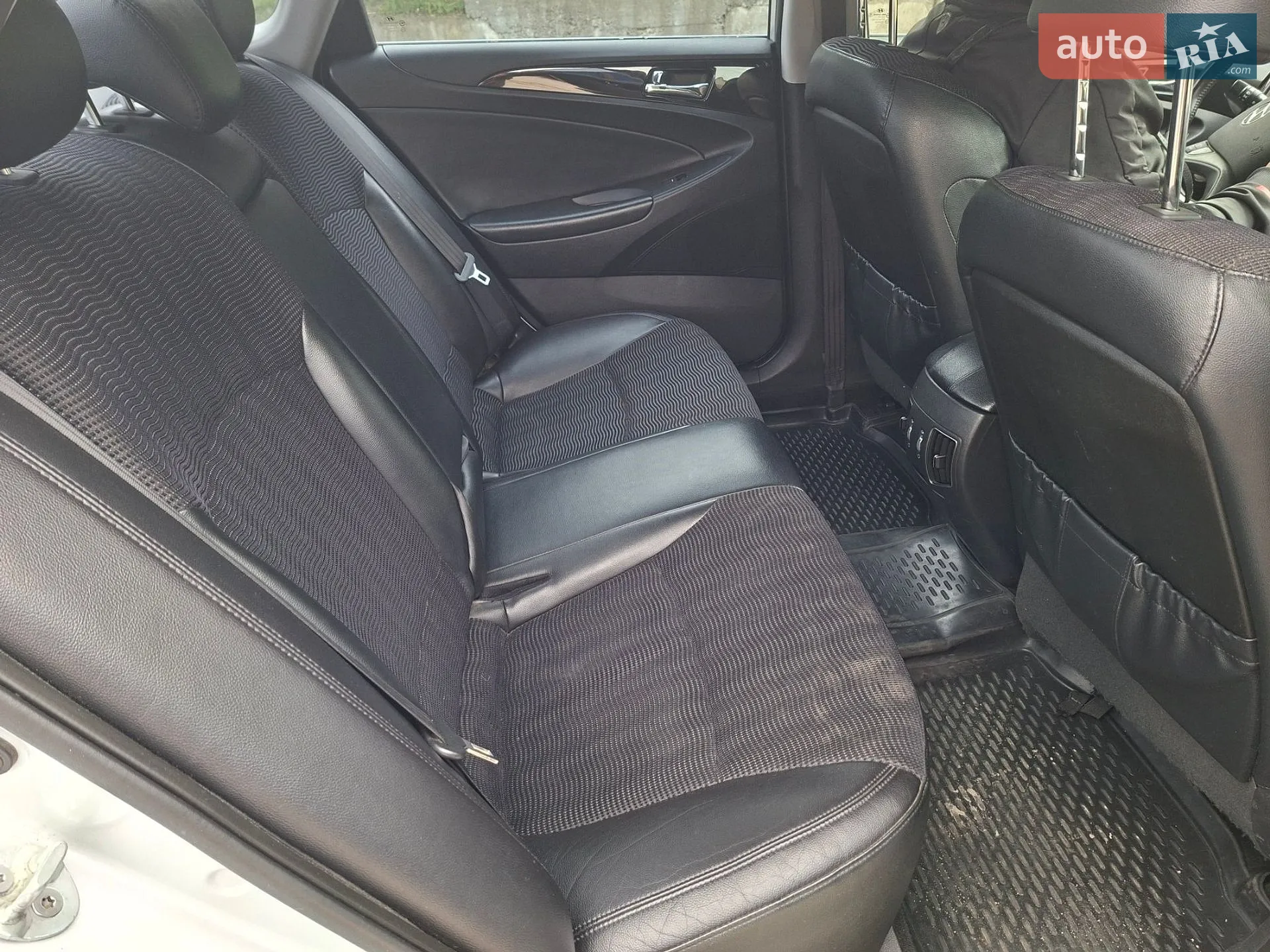 2010 Hyundai Sonata - мініатюра 10