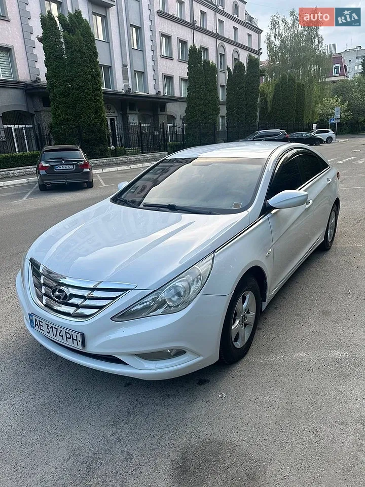 2010 Hyundai Sonata - мініатюра 16