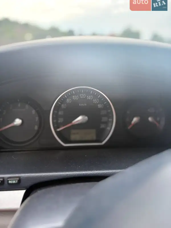 Hyundai Sonata 2004 VIN KMHEM41BP4A035388 фото оголошення 18 з 53