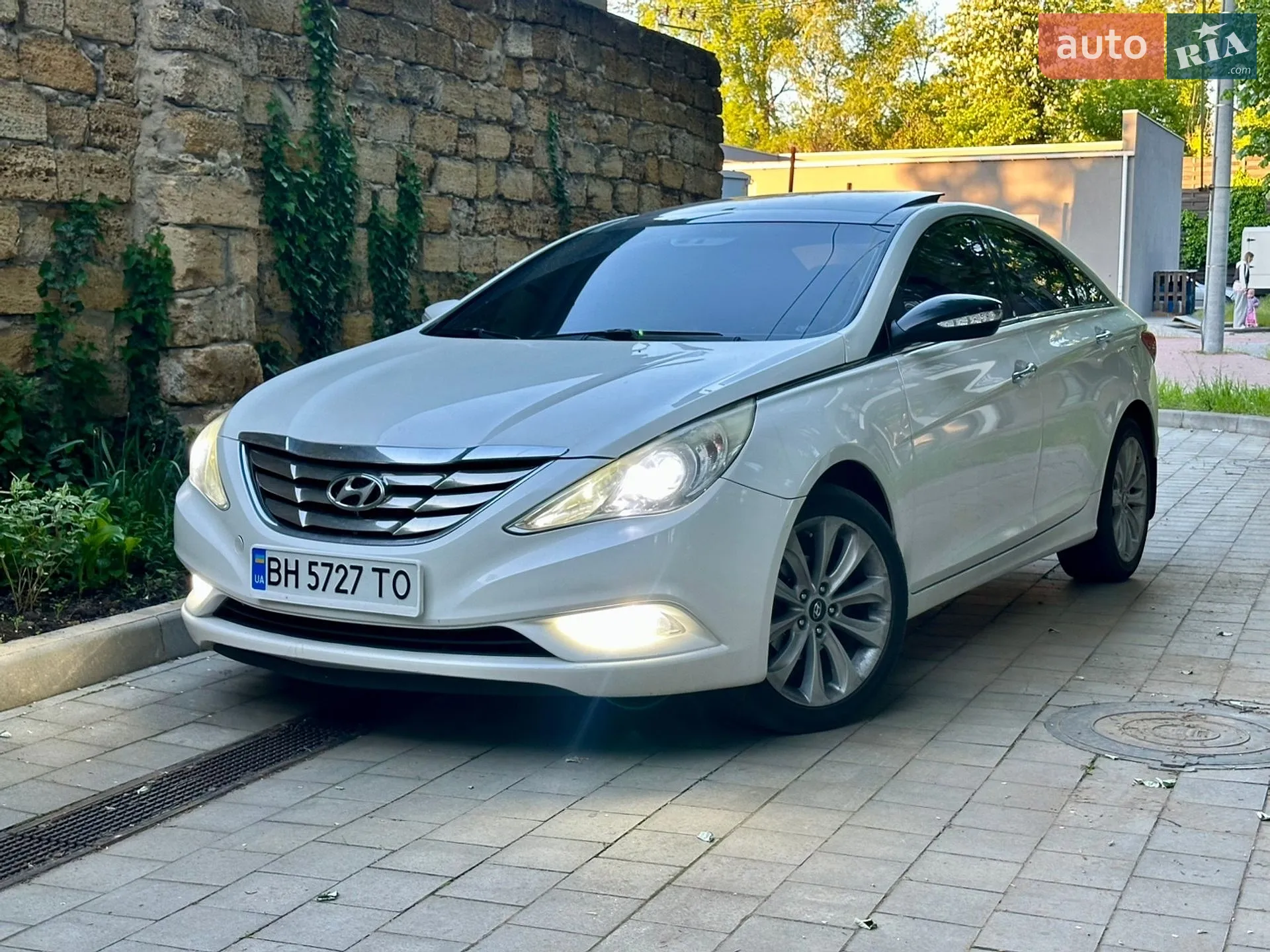 2011 Hyundai Sonata - мініатюра 4