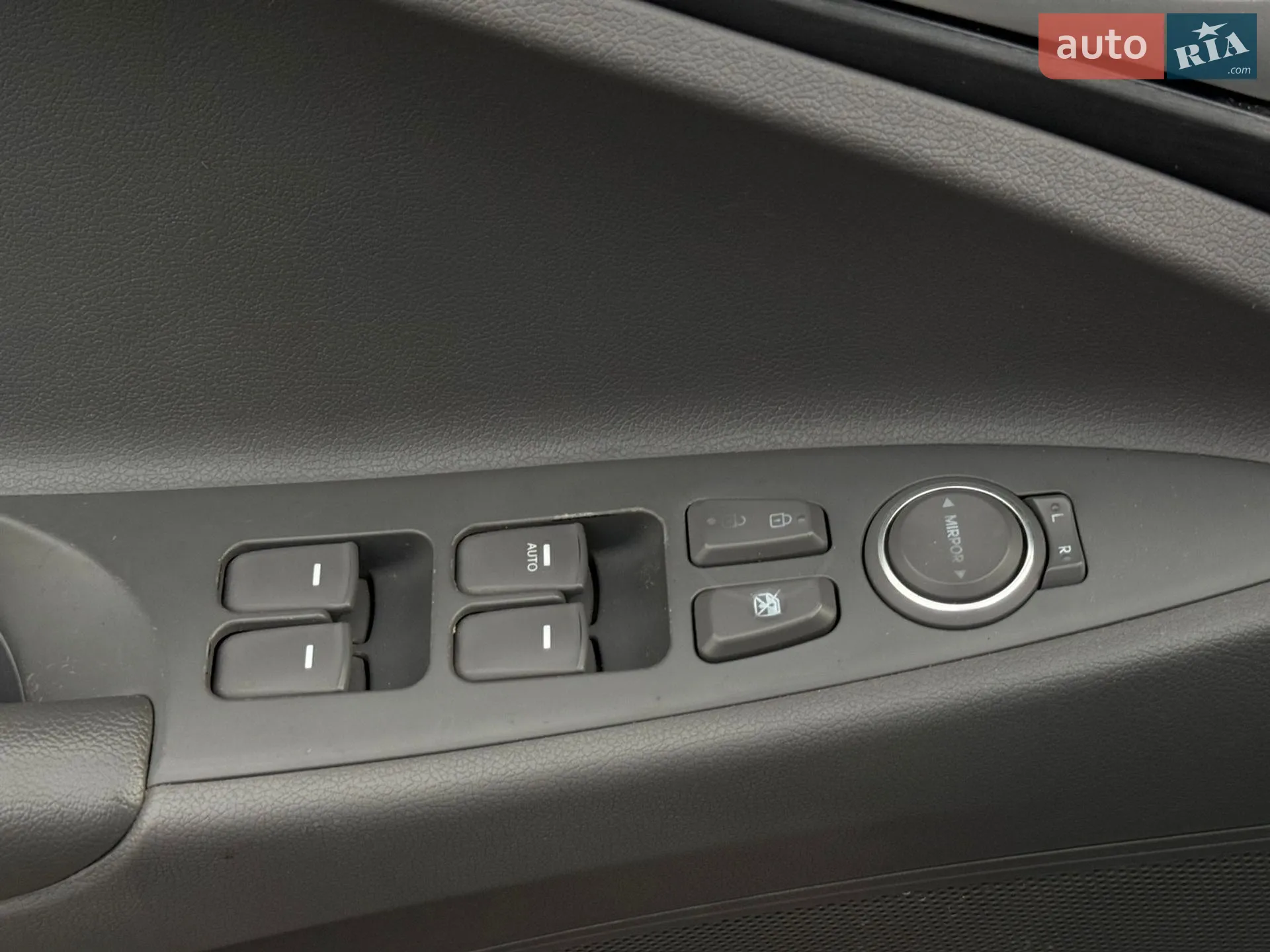 2011 Hyundai Sonata - мініатюра 12