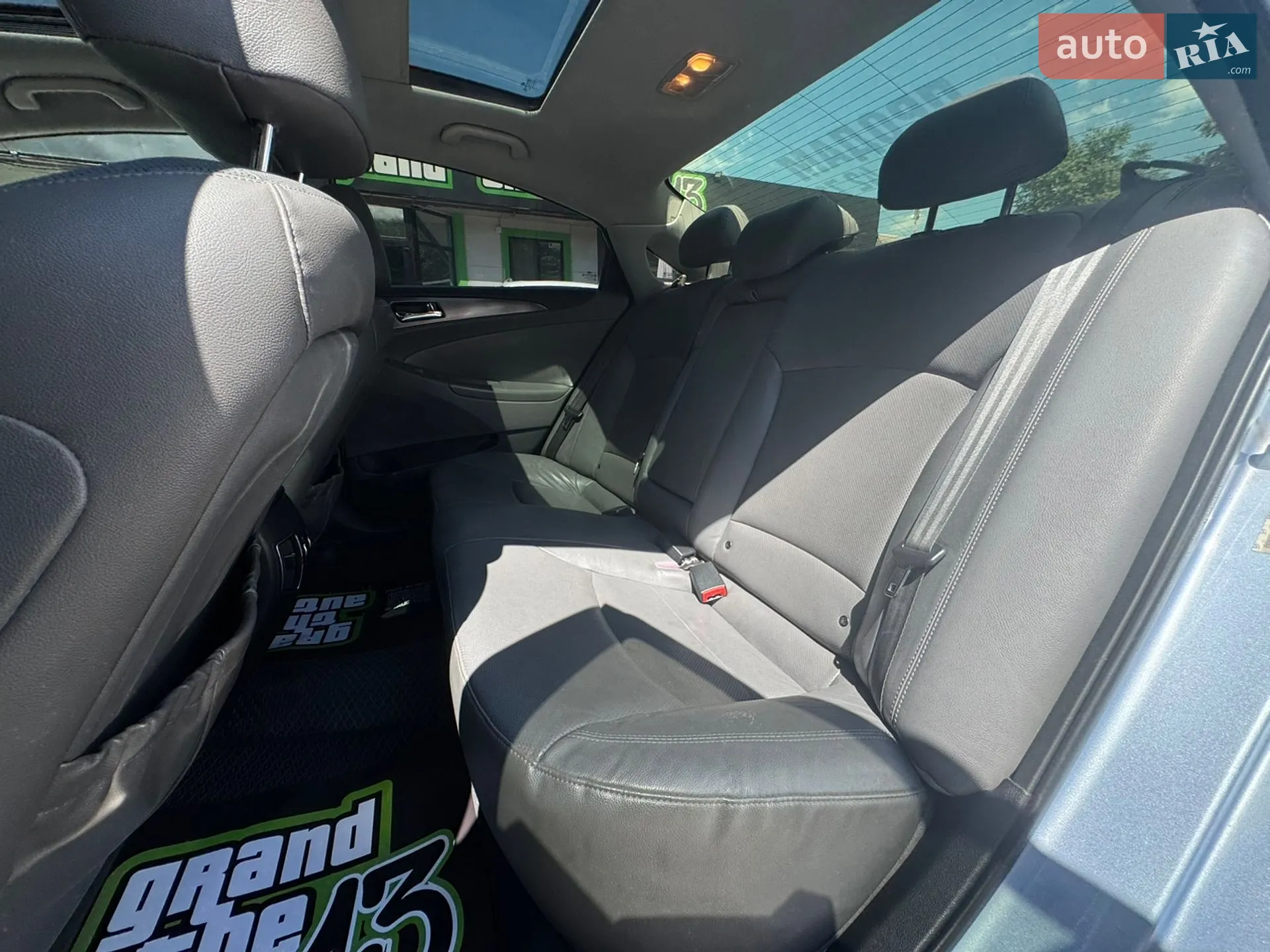 2012 Hyundai Sonata - мініатюра 16