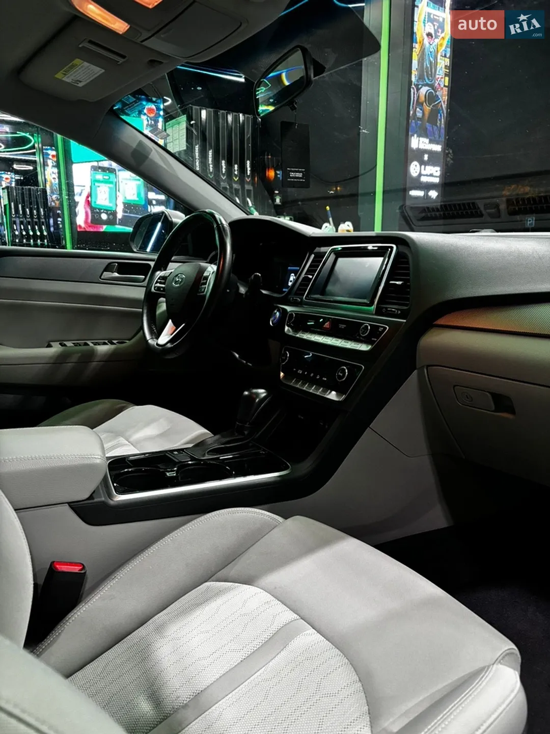 2018 Hyundai Sonata - мініатюра 17