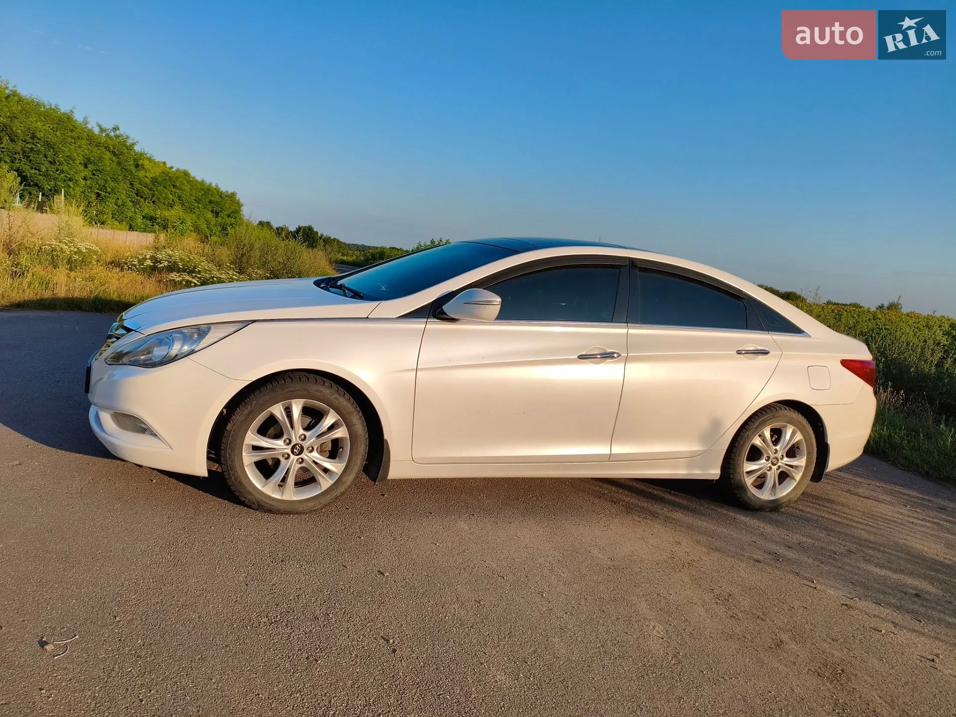 2010 Hyundai Sonata - мініатюра 10