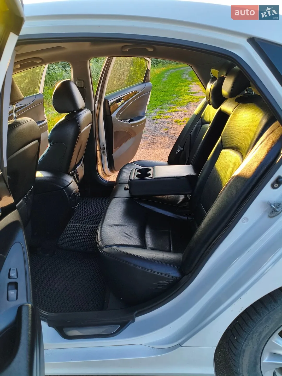 2010 Hyundai Sonata - мініатюра 20