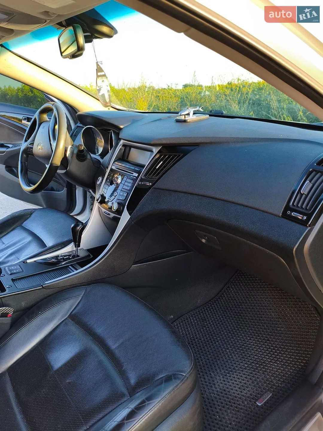 2010 Hyundai Sonata - мініатюра 25