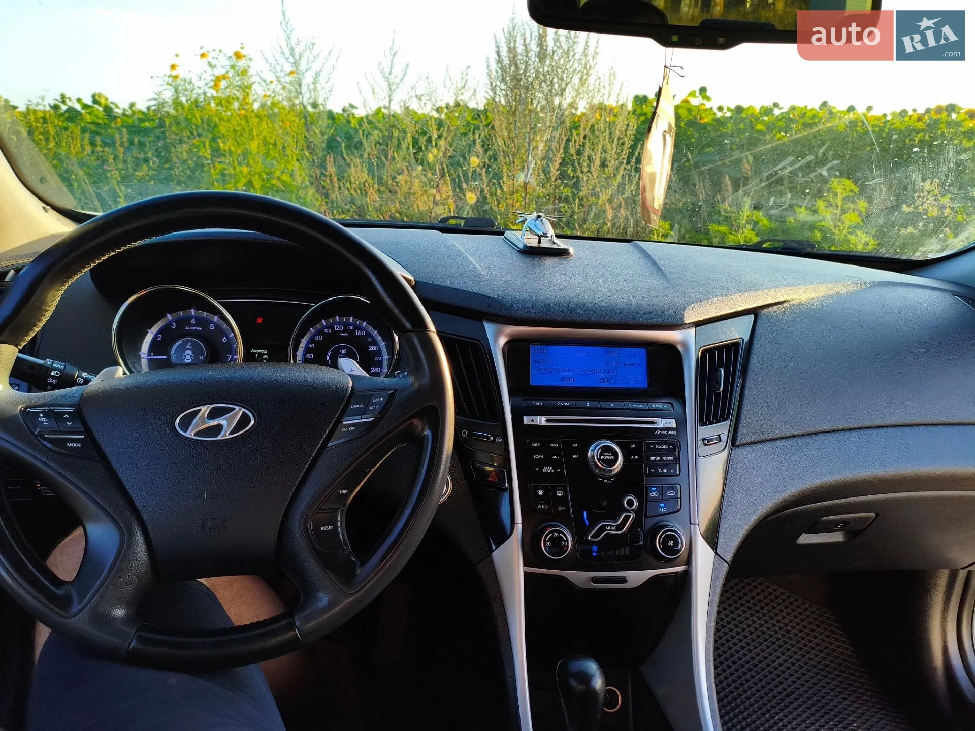 2010 Hyundai Sonata - мініатюра 30