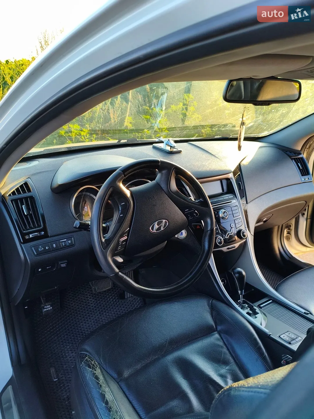 2010 Hyundai Sonata - мініатюра 26