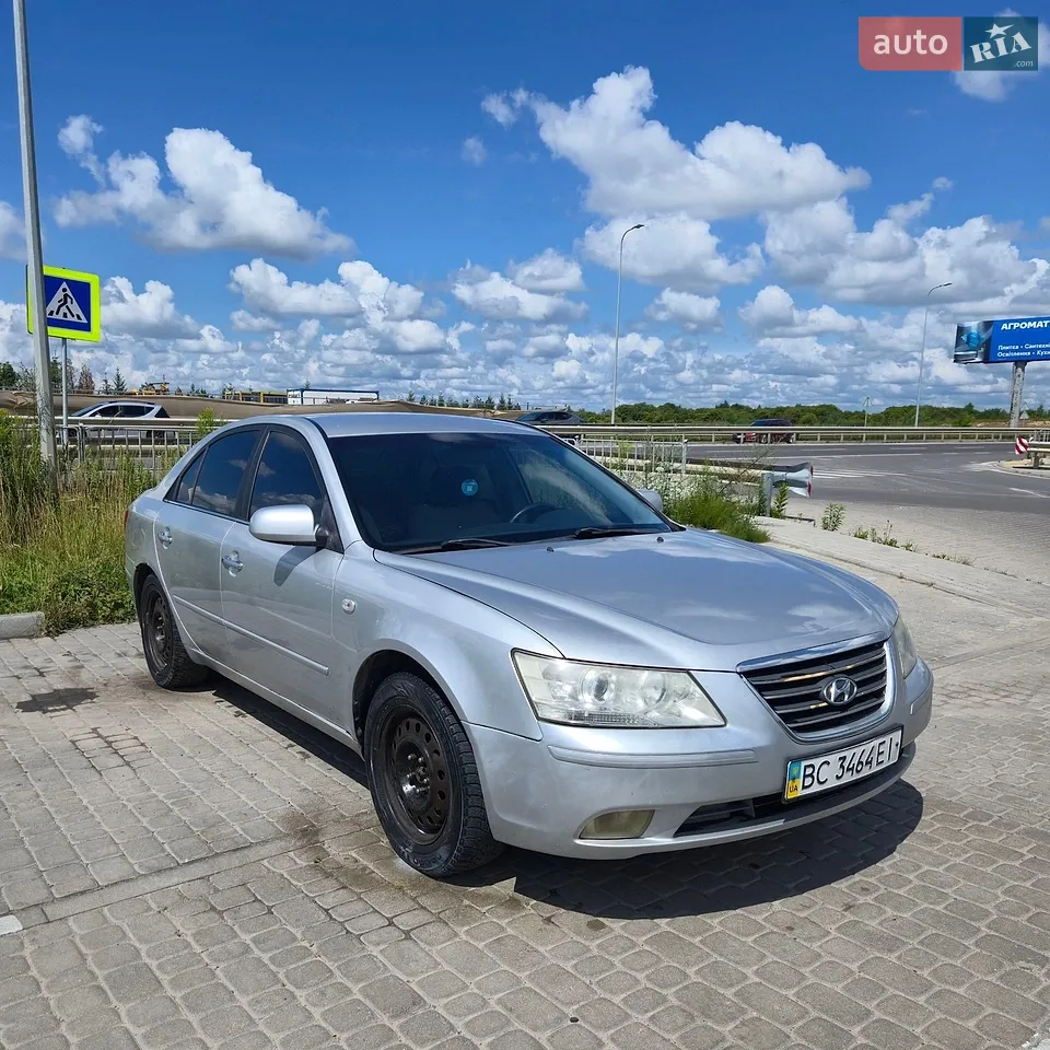 2010 Hyundai Sonata - мініатюра 16