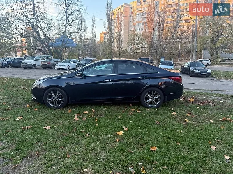 Hyundai Sonata 2010