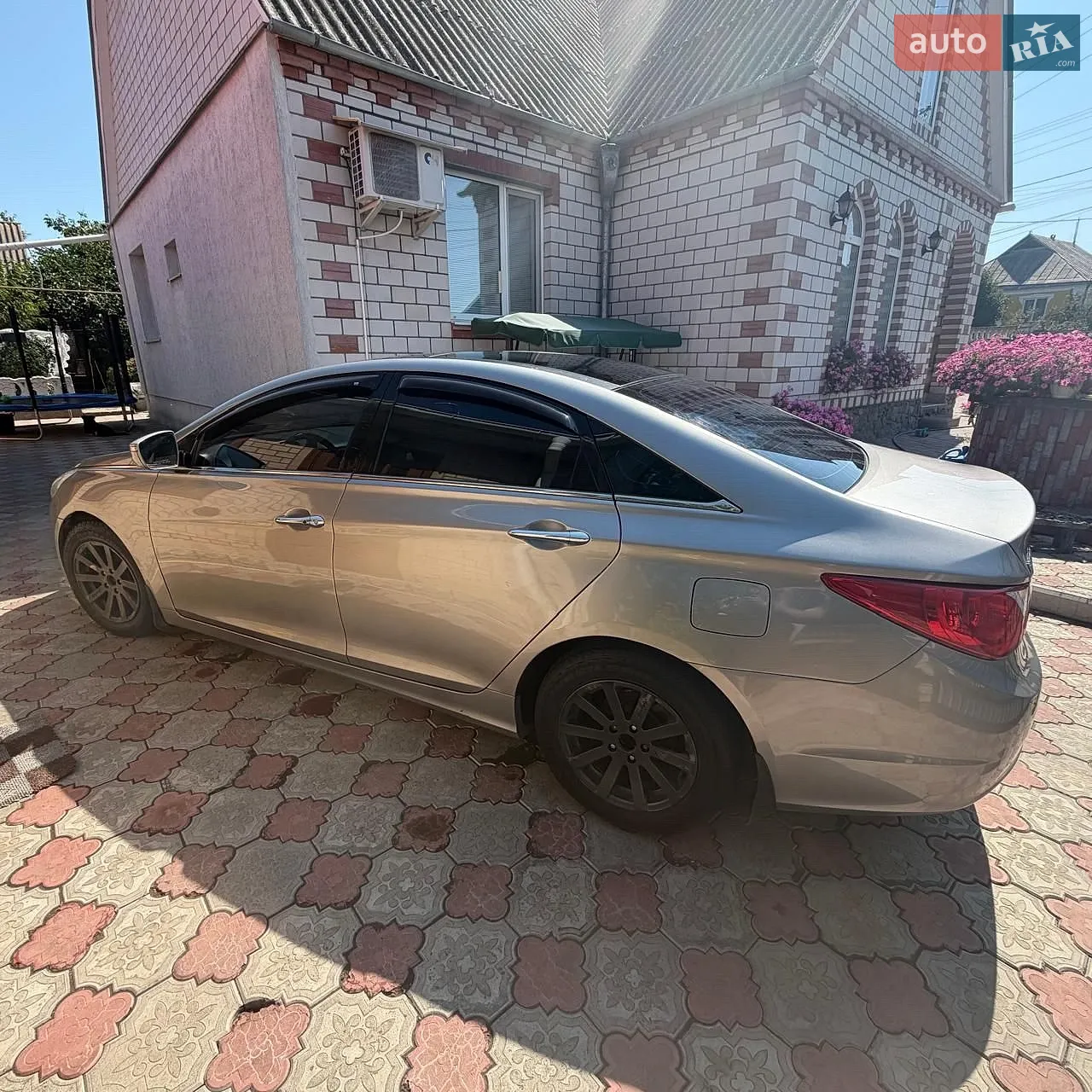 2010 Hyundai Sonata - мініатюра 9