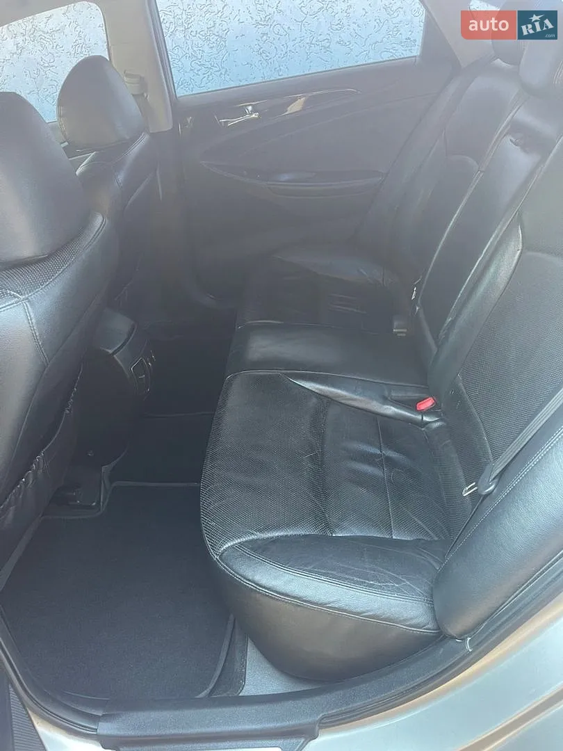 2010 Hyundai Sonata - мініатюра 32