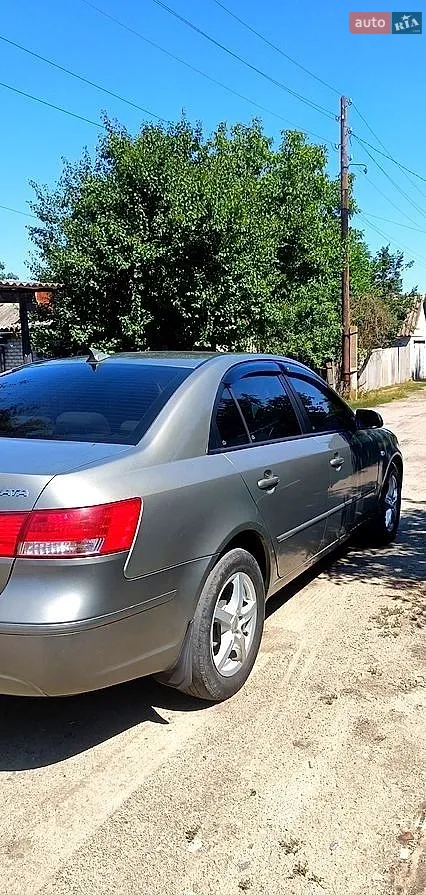 2010 Hyundai Sonata - мініатюра 4