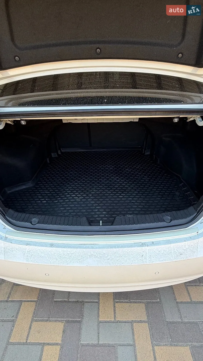 2012 Hyundai Sonata - мініатюра 18