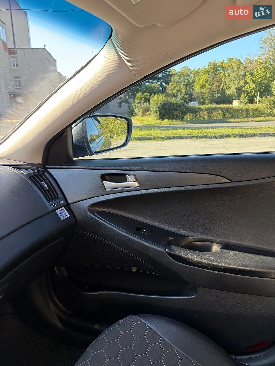 2010 Hyundai Sonata - мініатюра 18