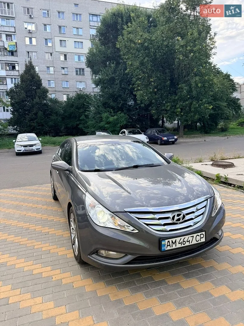 2011 Hyundai Sonata - мініатюра 2