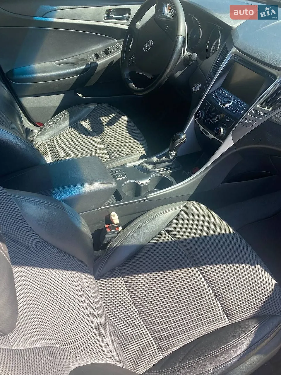 2012 Hyundai Sonata - мініатюра 19