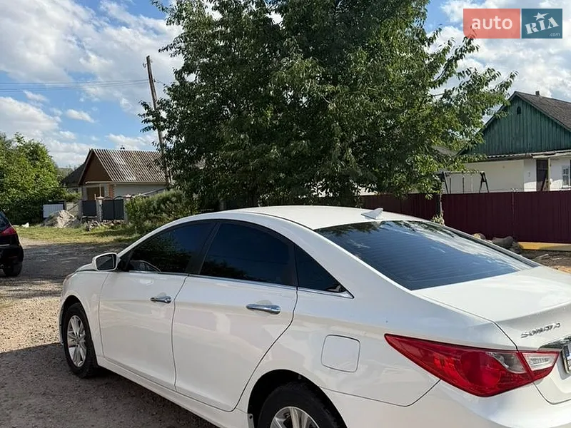 Hyundai Sonata 2011