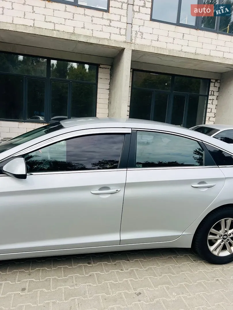 2017 Hyundai Sonata - мініатюра 16