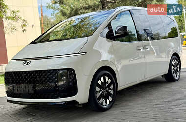 Минивэн Hyundai Staria 2021 в 