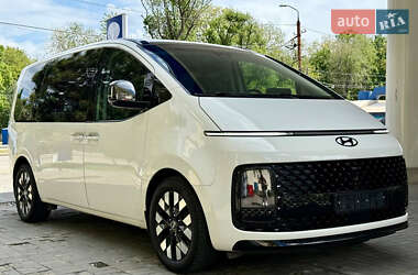 Минивэн Hyundai Staria 2021 в 