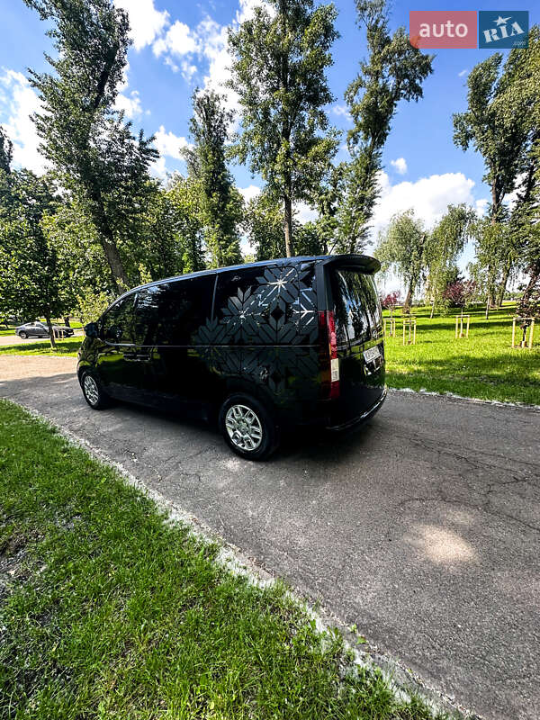 Мінівен Hyundai Staria 2022 в Києві