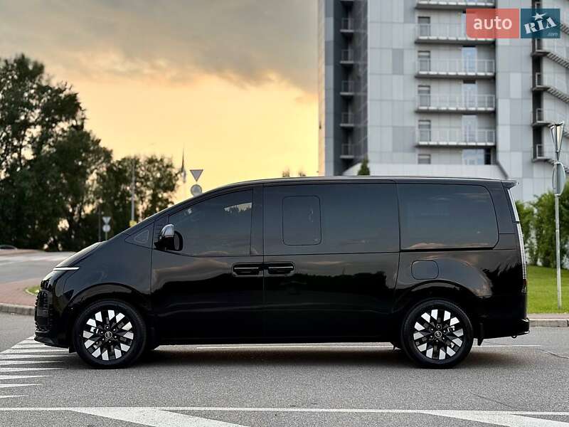 Минивэн Hyundai Staria 2025 в Киеве