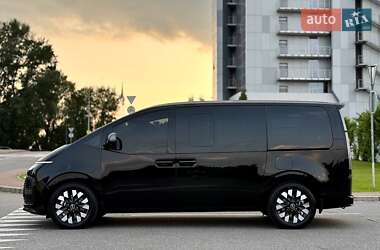 Минивэн Hyundai Staria 2025 в 