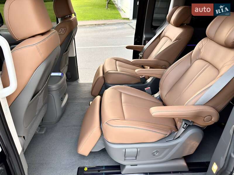 Минивэн Hyundai Staria 2025 в Киеве