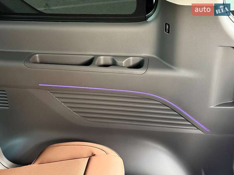 Минивэн Hyundai Staria 2025 в Киеве