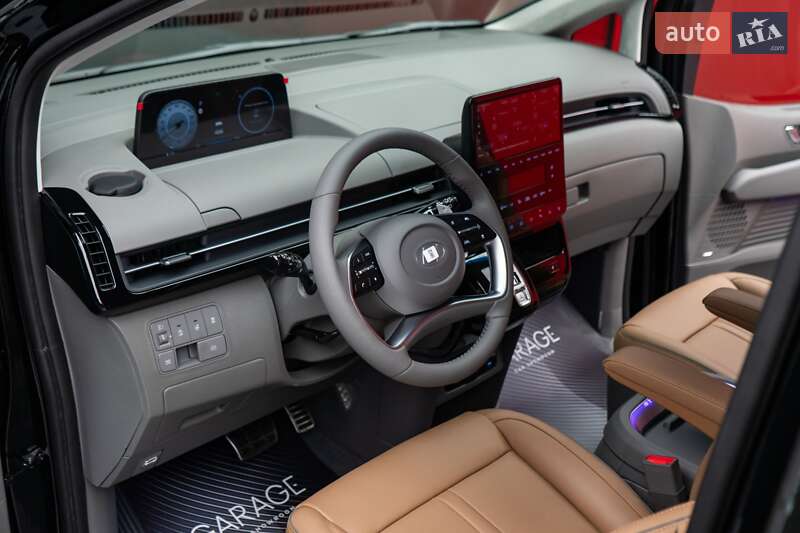 Минивэн Hyundai Staria 2025 в Киеве
