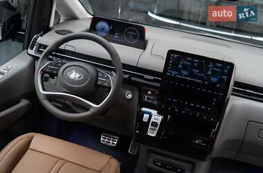 Минивэн Hyundai Staria 2025 в 
