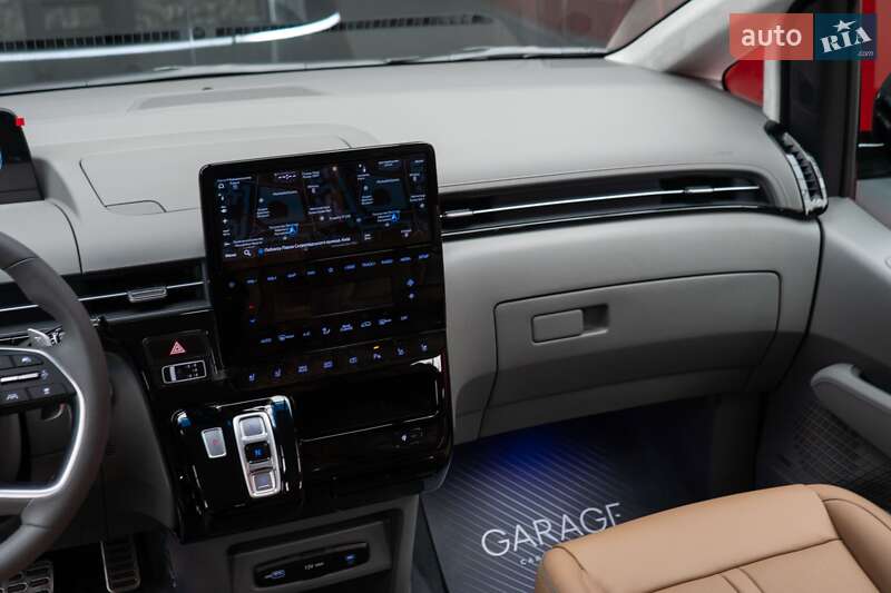 Минивэн Hyundai Staria 2025 в Киеве