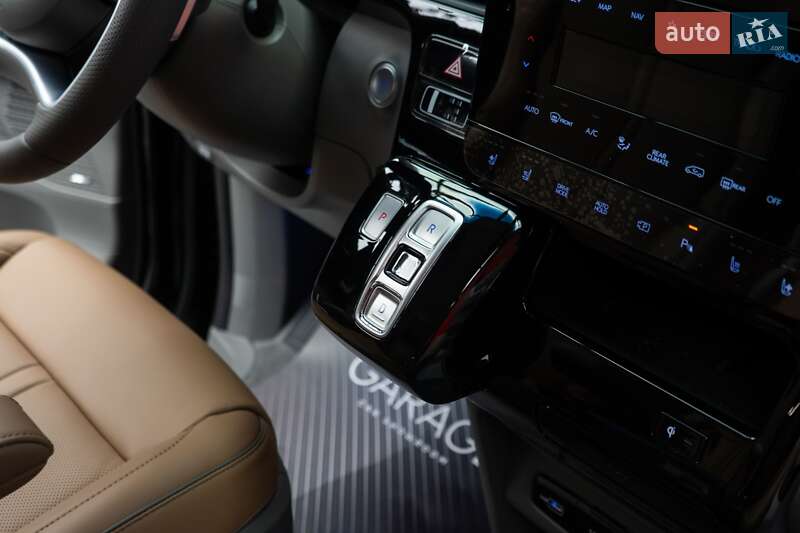 Минивэн Hyundai Staria 2025 в Киеве