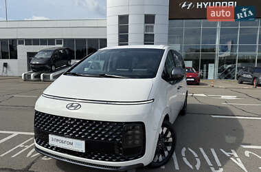 Минивэн Hyundai Staria 2022 в 